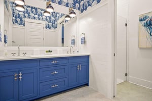 Double Shower Bunk Bathroom, 2nd Floor