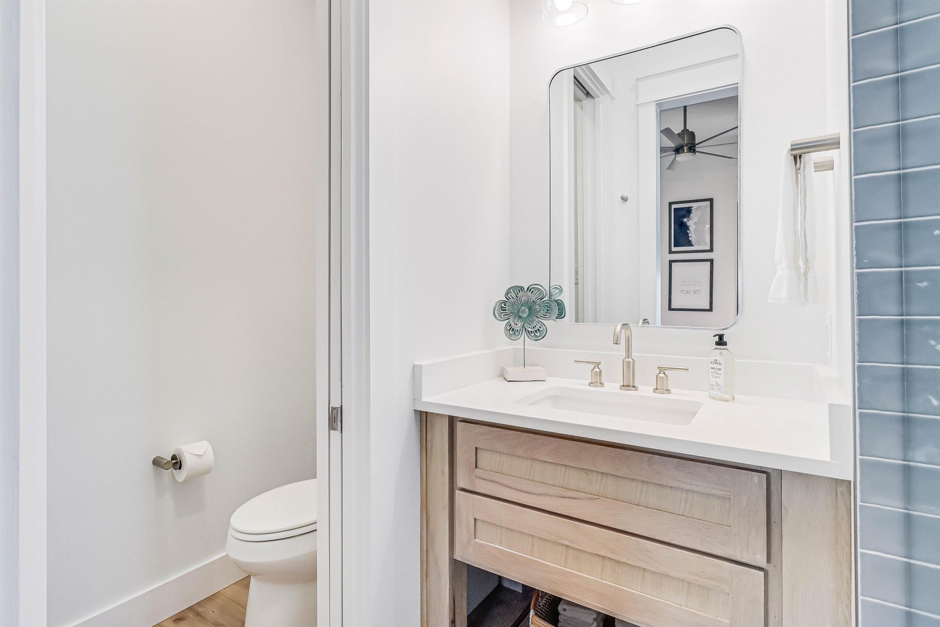 Ensuite TwinQueen Bunk Bathroom, 2nd Floor