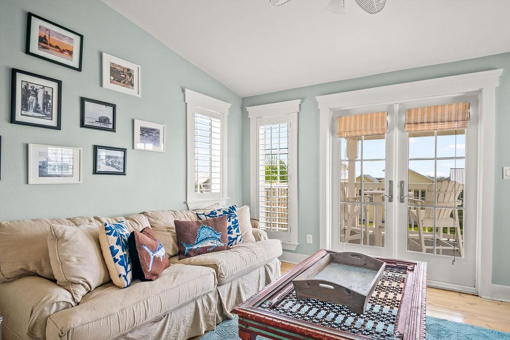 3rd Floor, Living Room