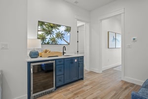 Entryway Wet Bar, 1st Floor