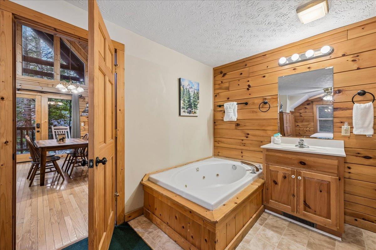 21Primary Bath