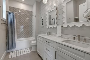 1st Floor King Suite