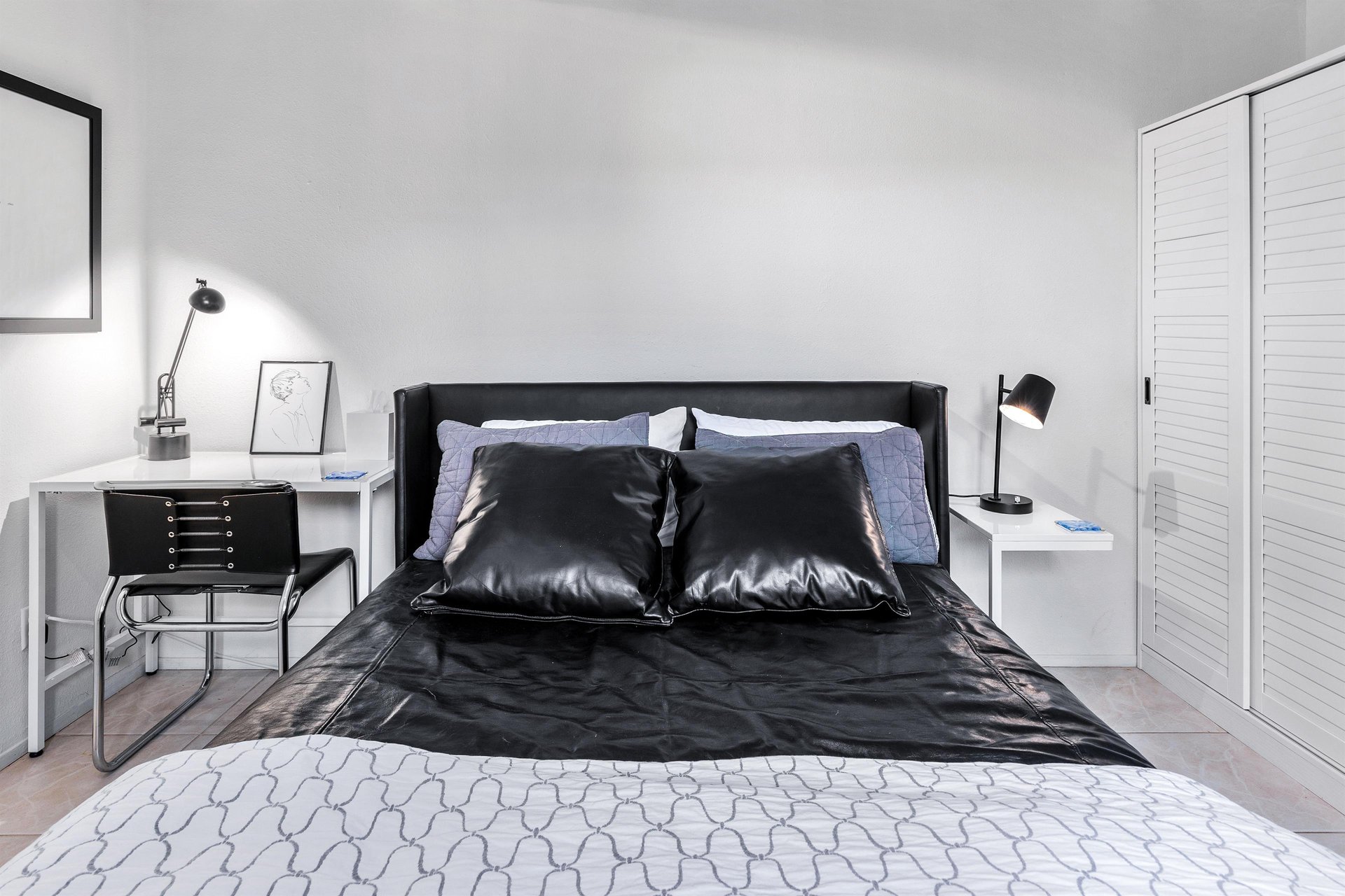 Lovely guest room