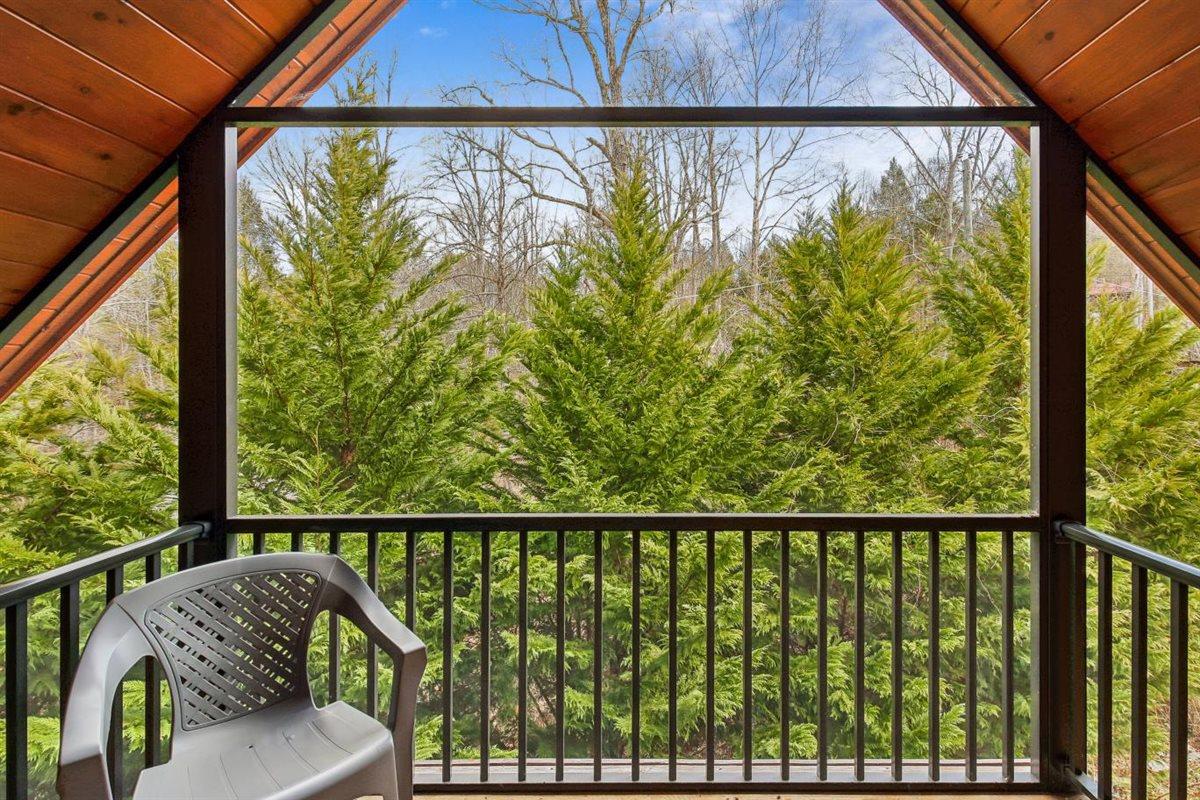 25Balcony