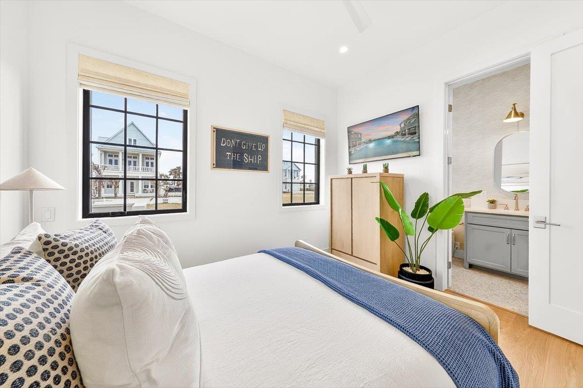 1st Queen Bedroom, 1st Floor