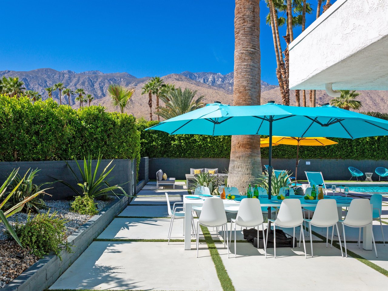 Alfresco dining