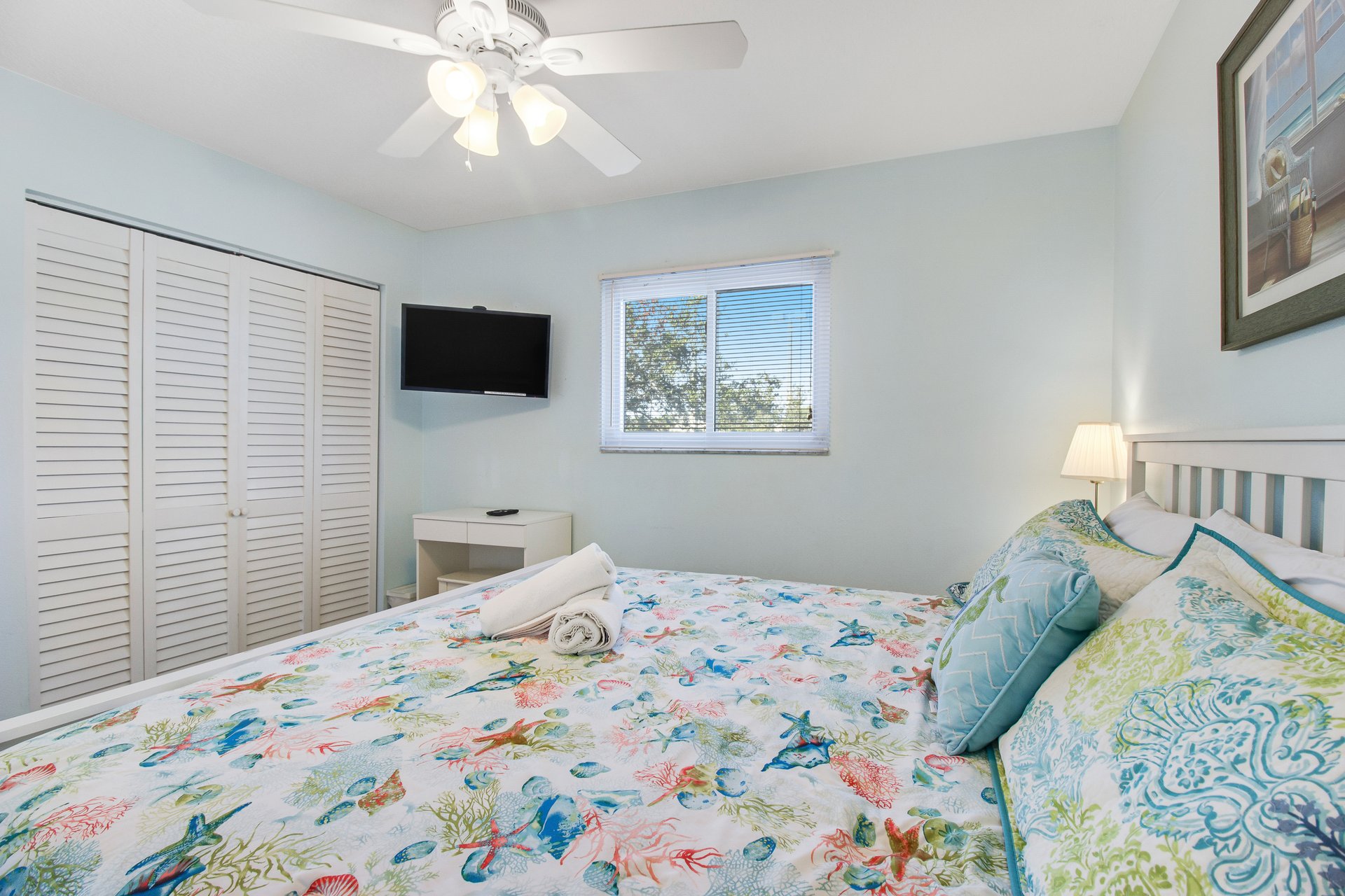 Turquoise Paradise West 12