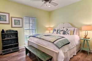 King Bedroom, 1st Floor