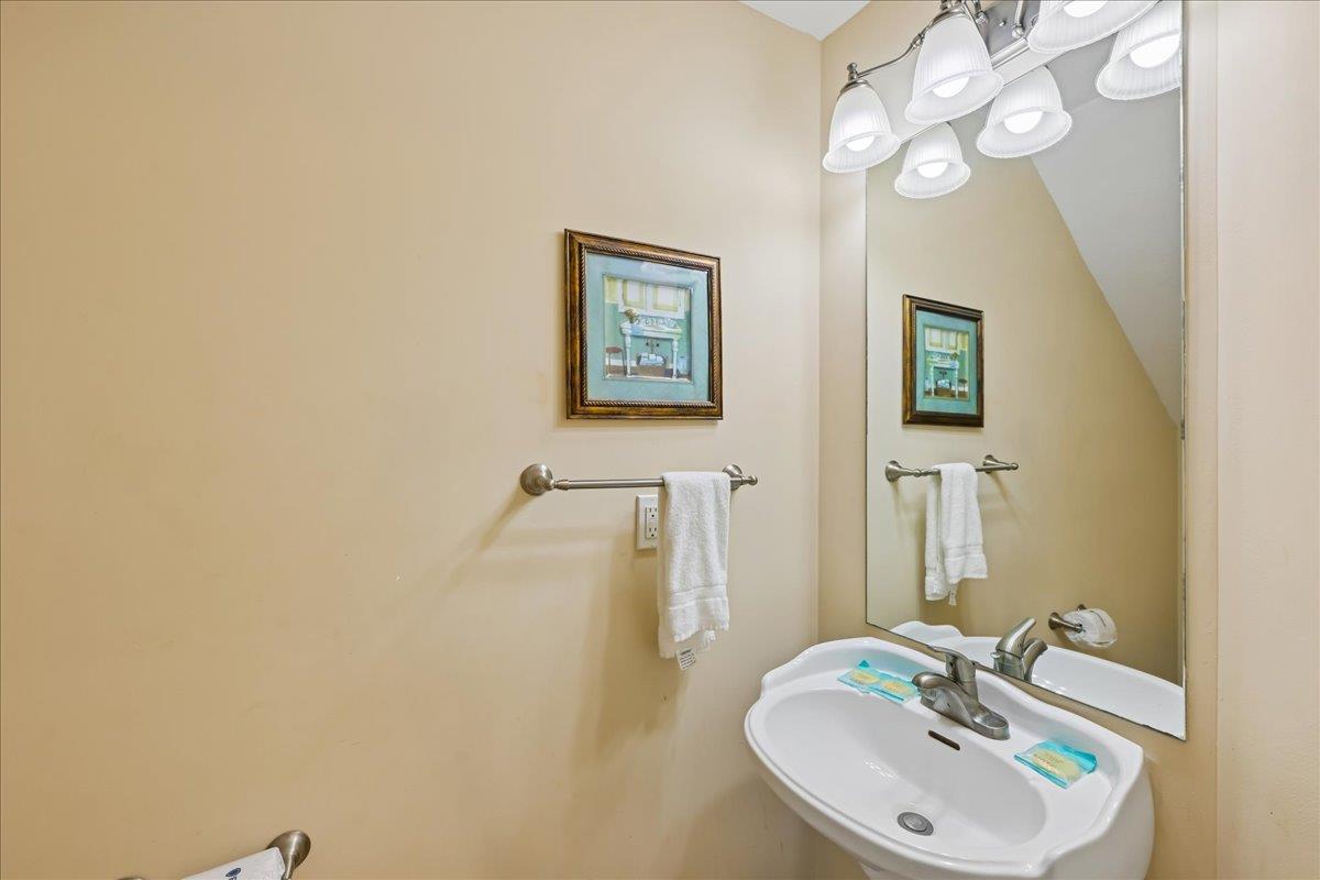 48Powder Room