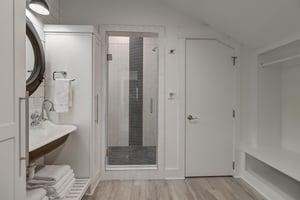 Twin Bathroom, 3rd Floor
