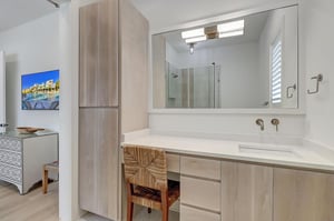 1st Floor King Bedroom