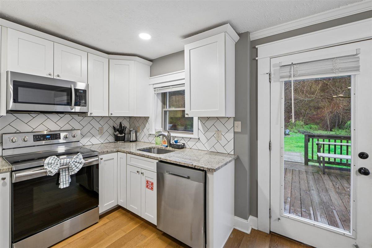 22Kitchen