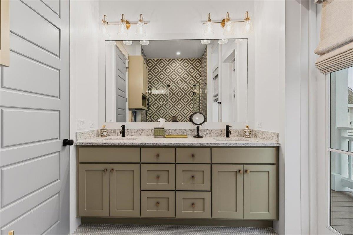 3rd King Ensuite, 2nd Floor