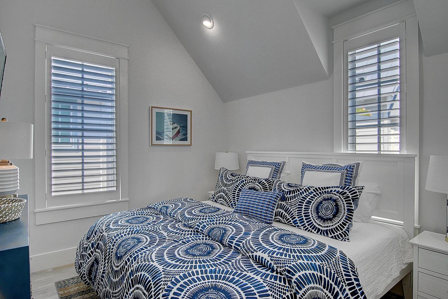 King Bedroom, 2nd Floor