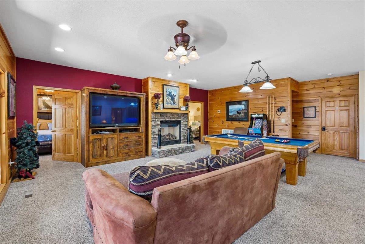 069Recreation Room