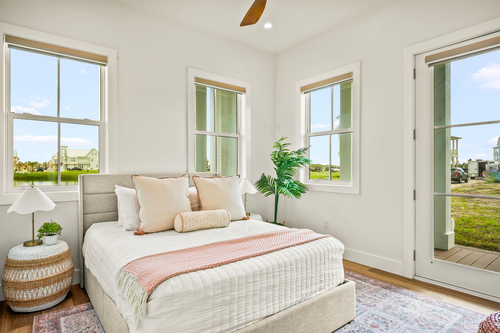 Queen Bedroom, 1st Floor