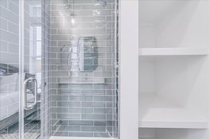 Second King Bathroom, 2nd Floor