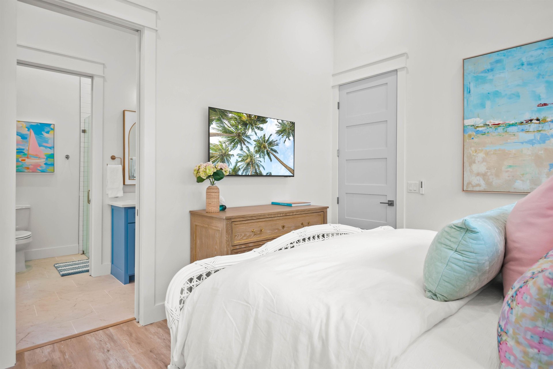 King Bedroom, 1st Floor