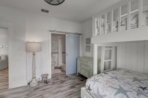 TwinQueen Bunk Room, 1st Floor