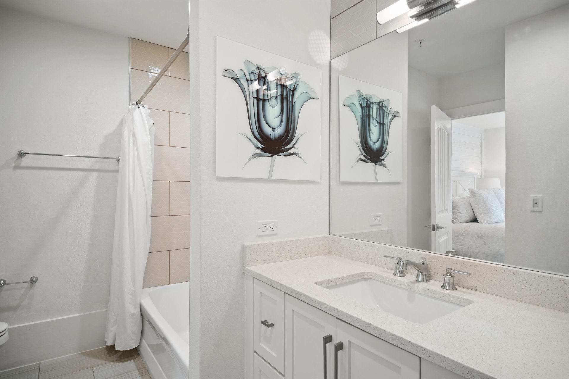 3rd Floor, Shared Bathroom