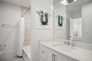 3rd Floor, Shared Bathroom