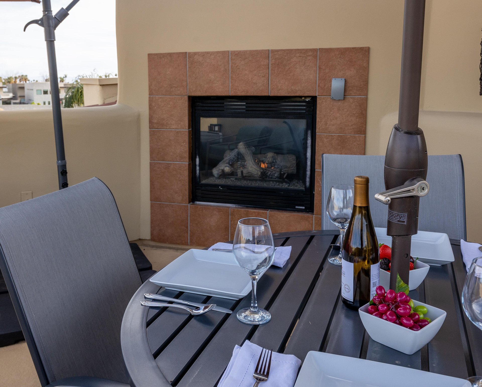 Outdoor fireplace