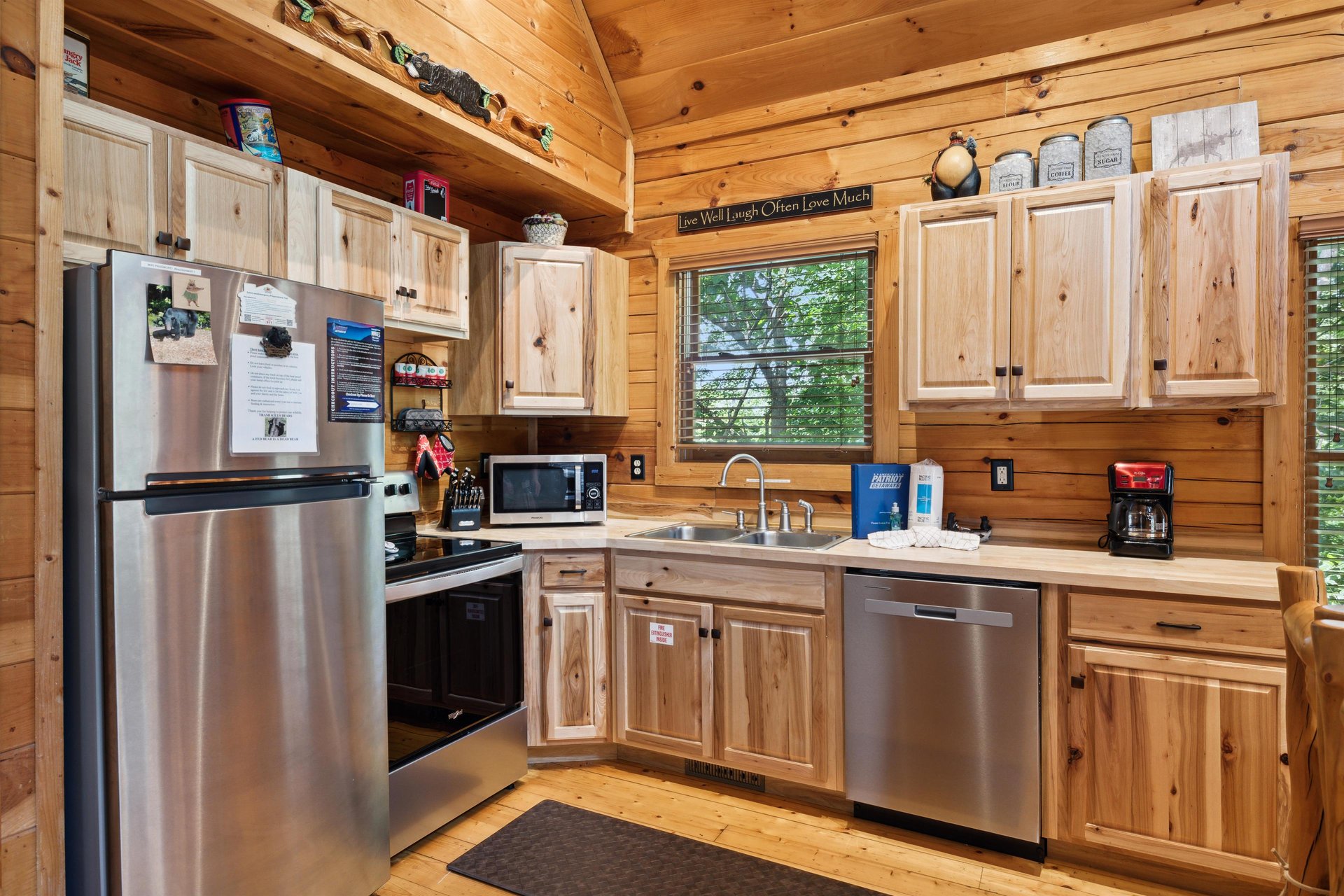 Full kitchen