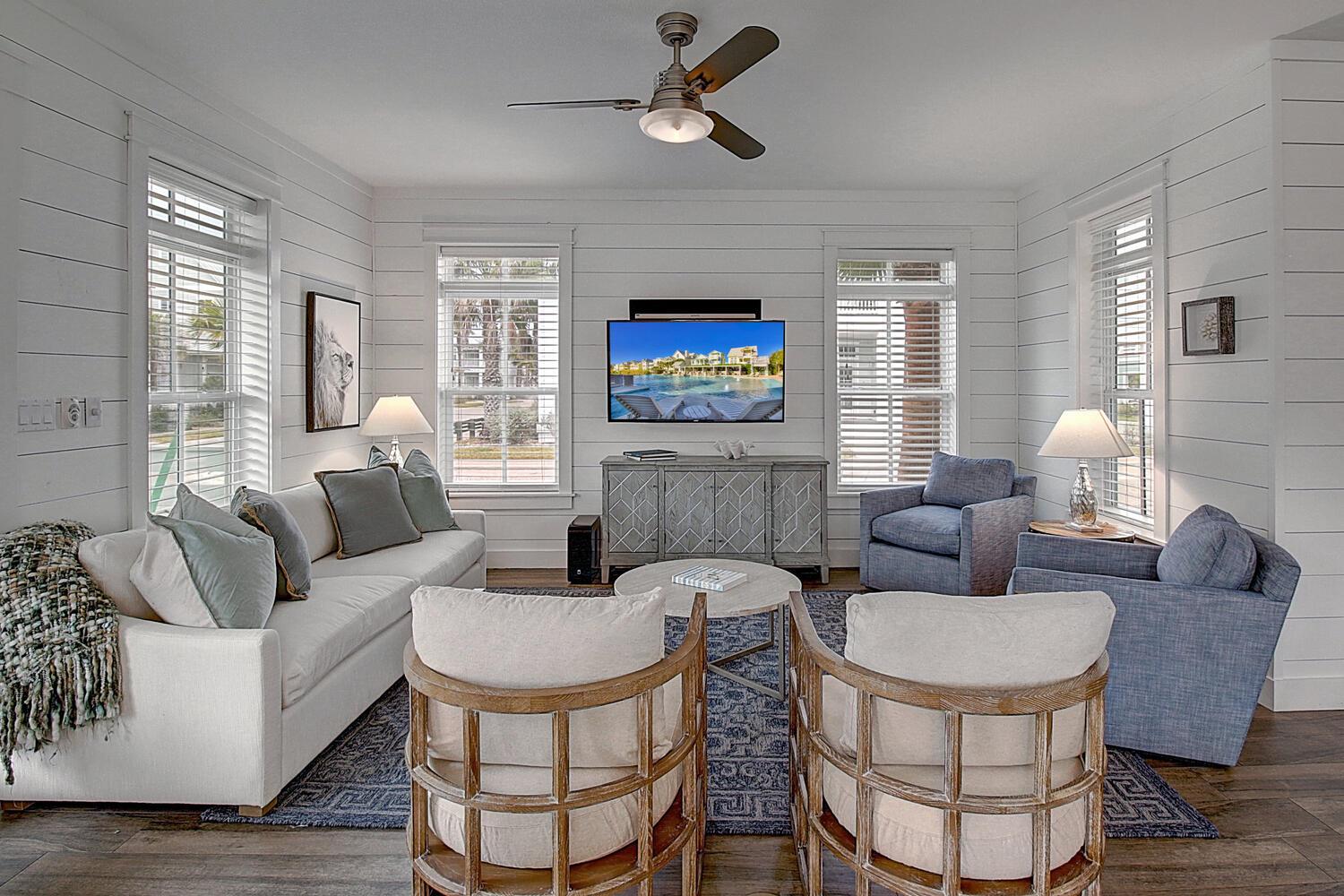 1st Floor, Living Room