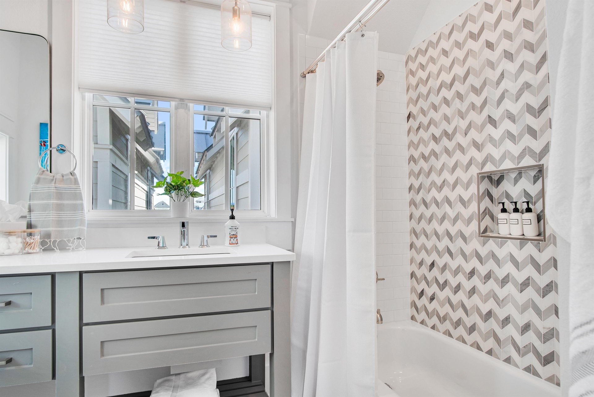 Bunk Bathroom, 2nd Floor