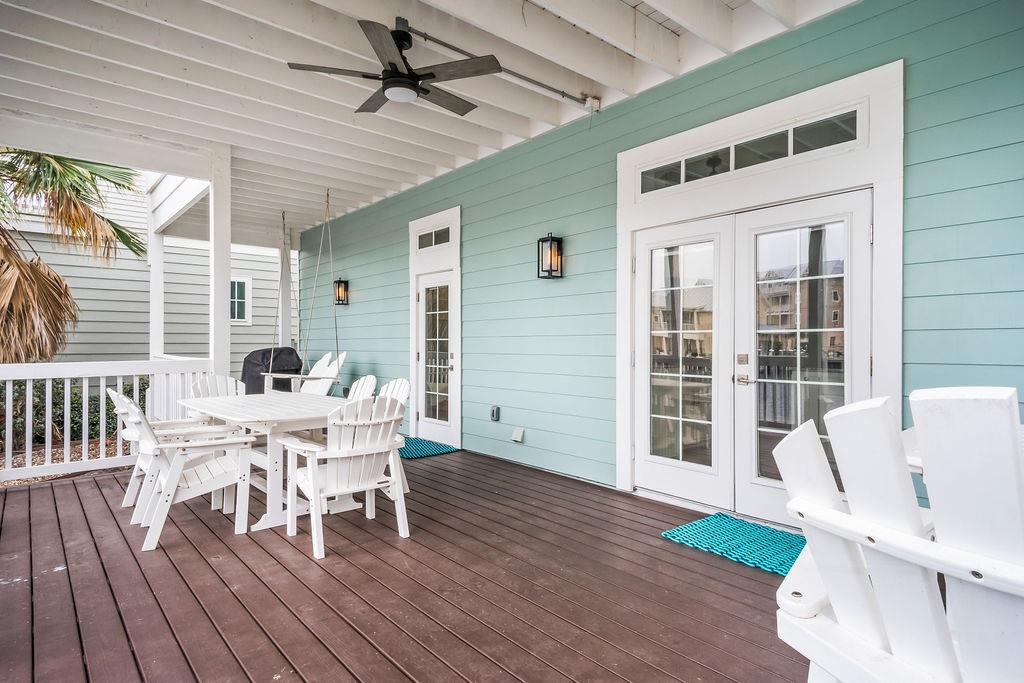 Lakeside Porch, 1st Floor