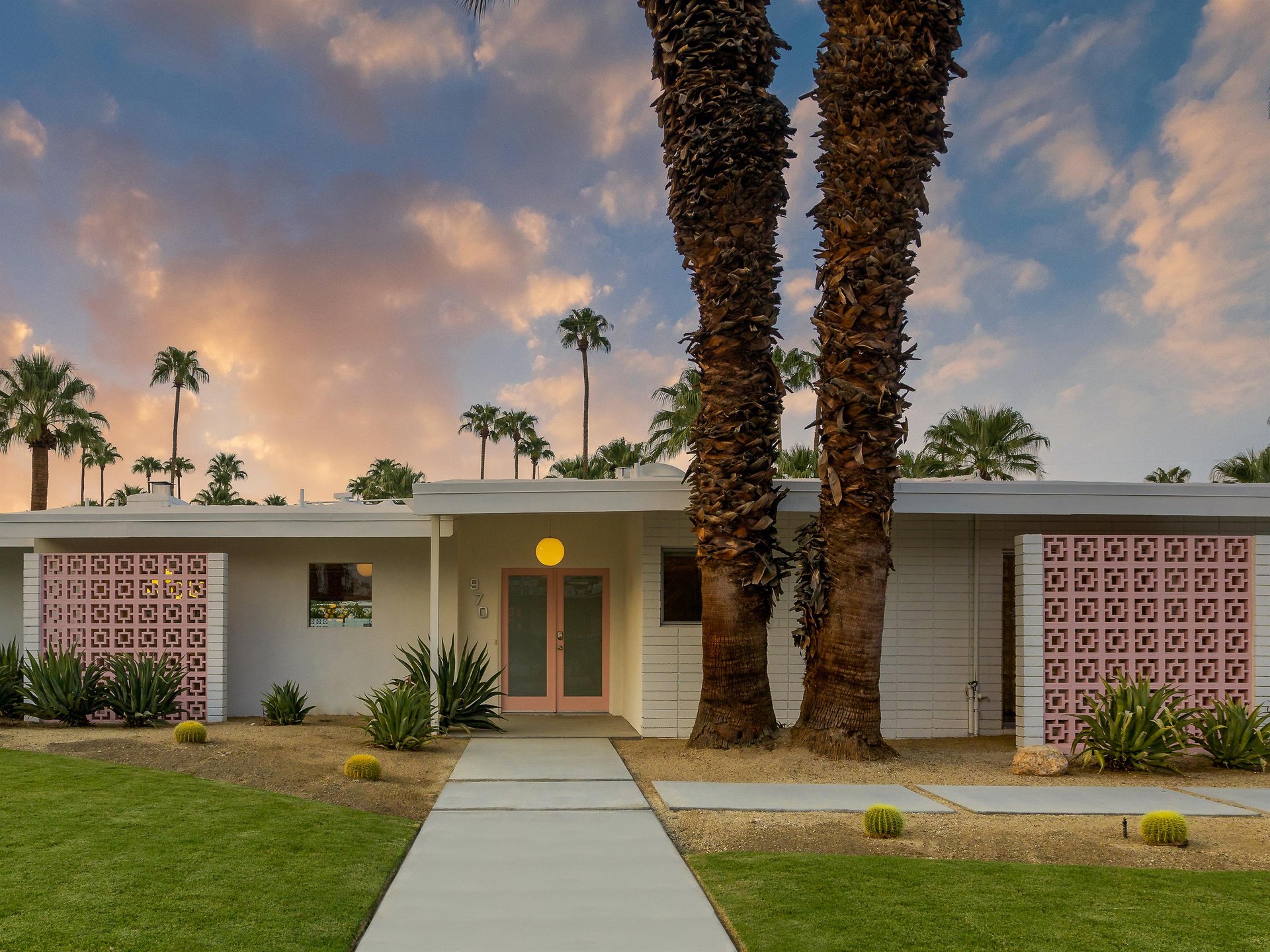 Welcome to Palm Breeze