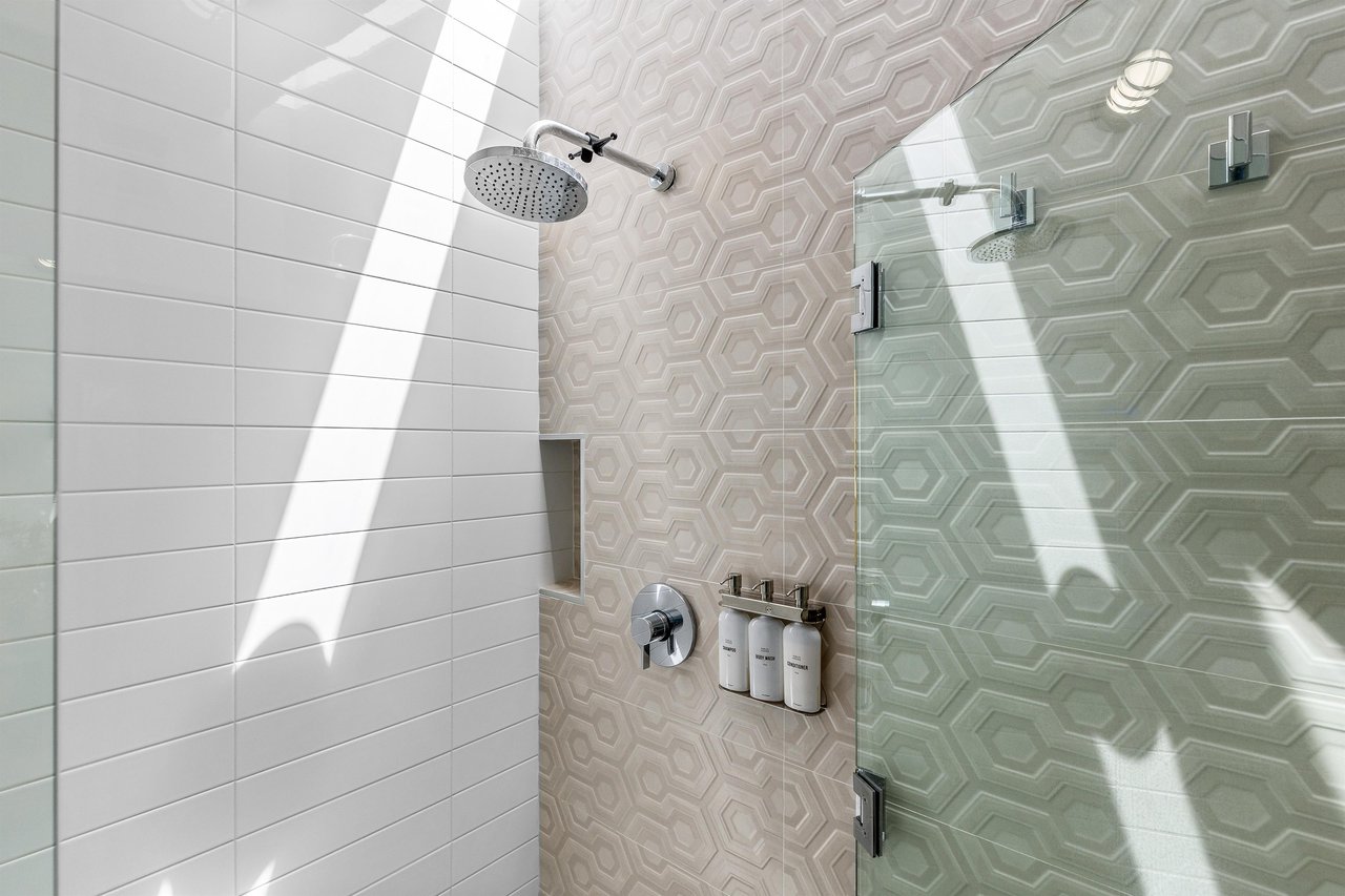 Guest shower