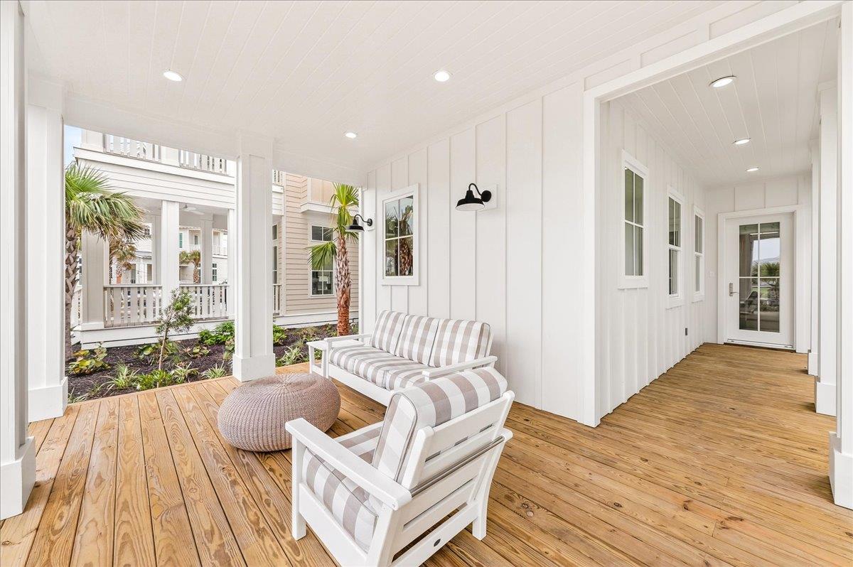 1st Floor, Front Porch