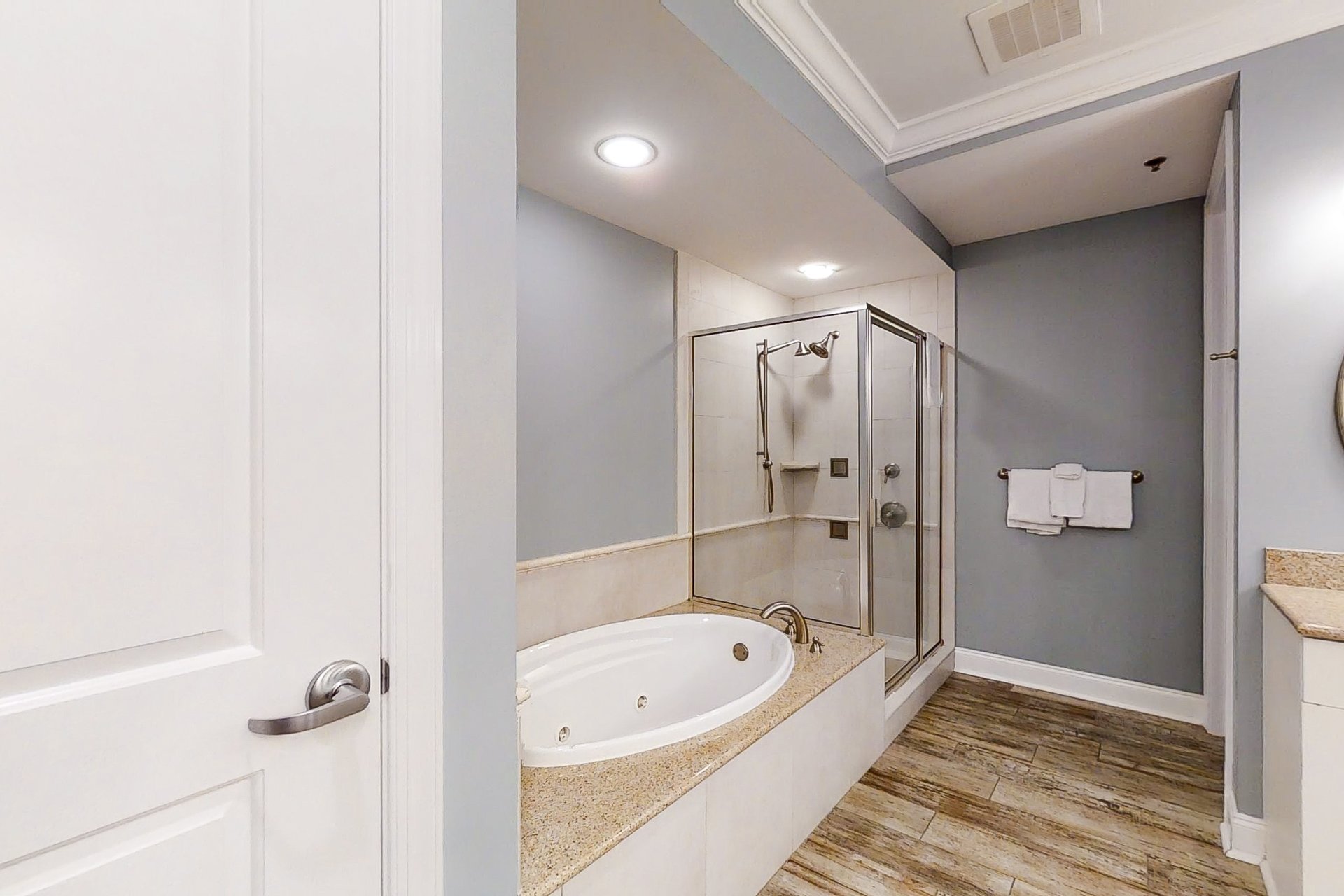 Escapes to the Shores Penthouse 1803 20