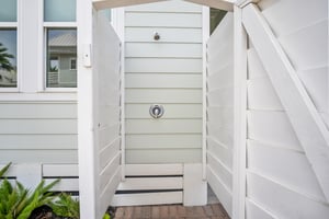 1st Floor, Outdoor Shower