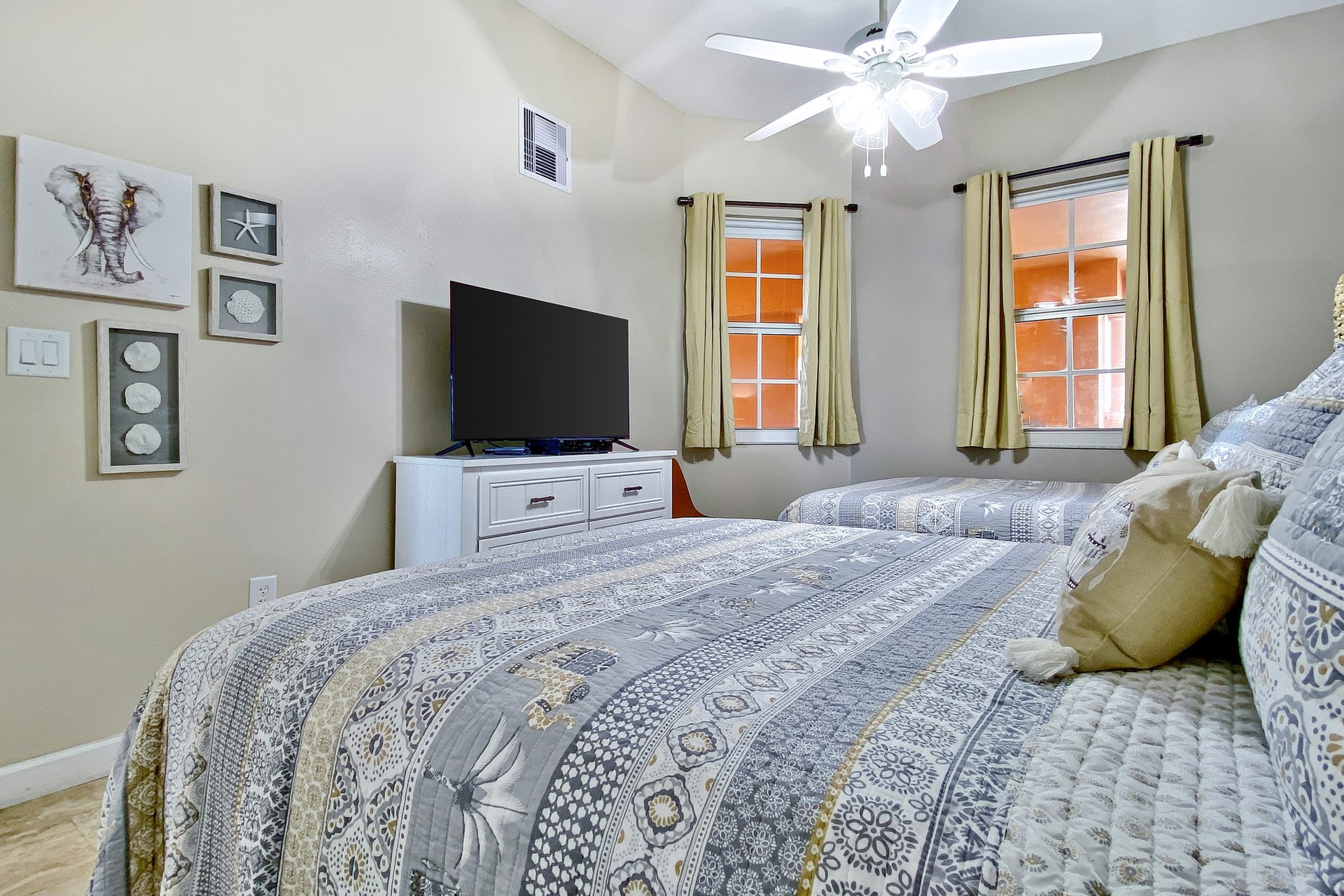 Harborview Grande 404 19