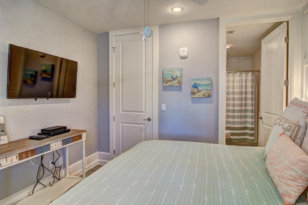 1st Floor, King Bedroom