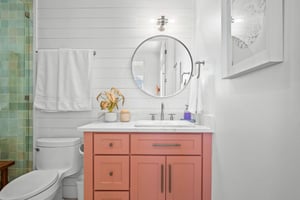 Third King Bathroom, 2nd Floor