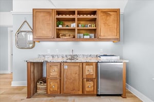 Wet Bar, 2nd Floor