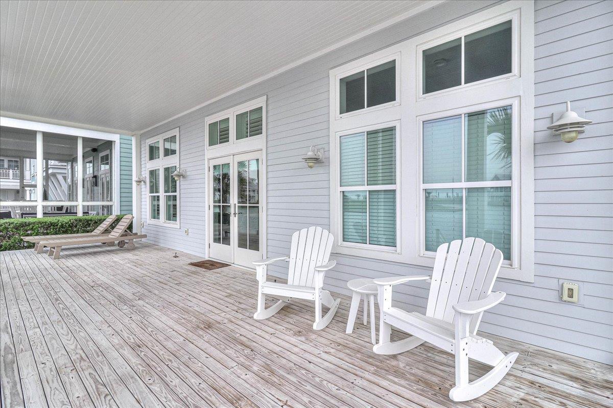 Lakeside Porch, 1st Floor