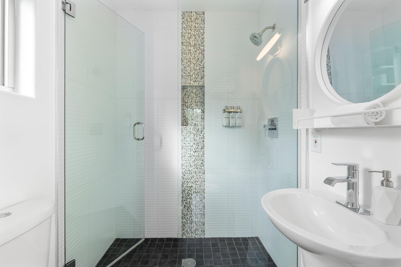 Casita bathroom