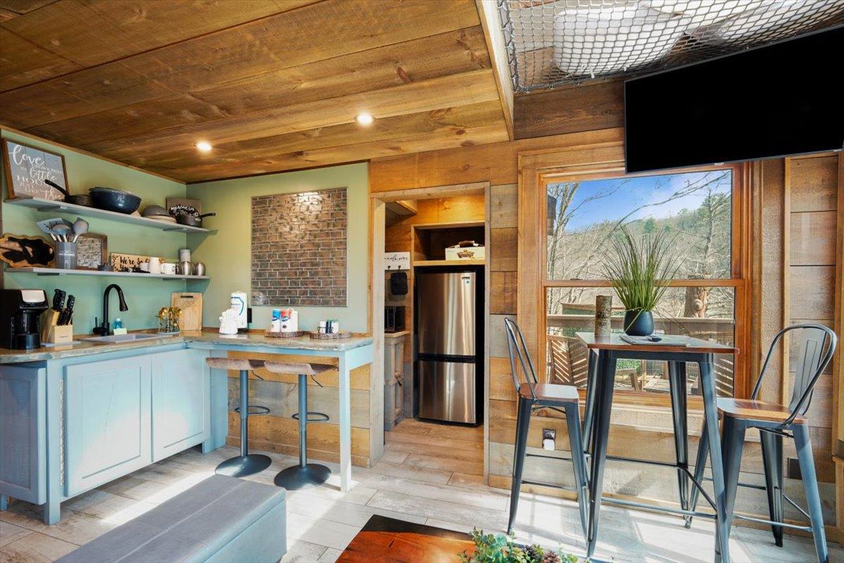 15Dining Room