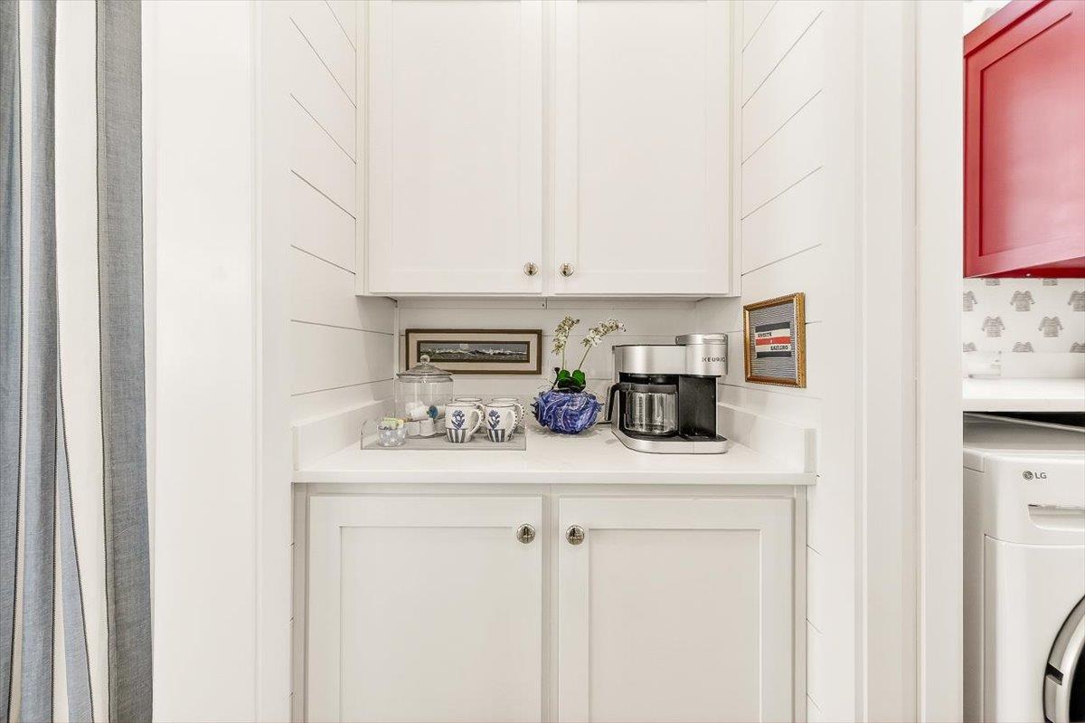 Coffee Bar, 1st Floor