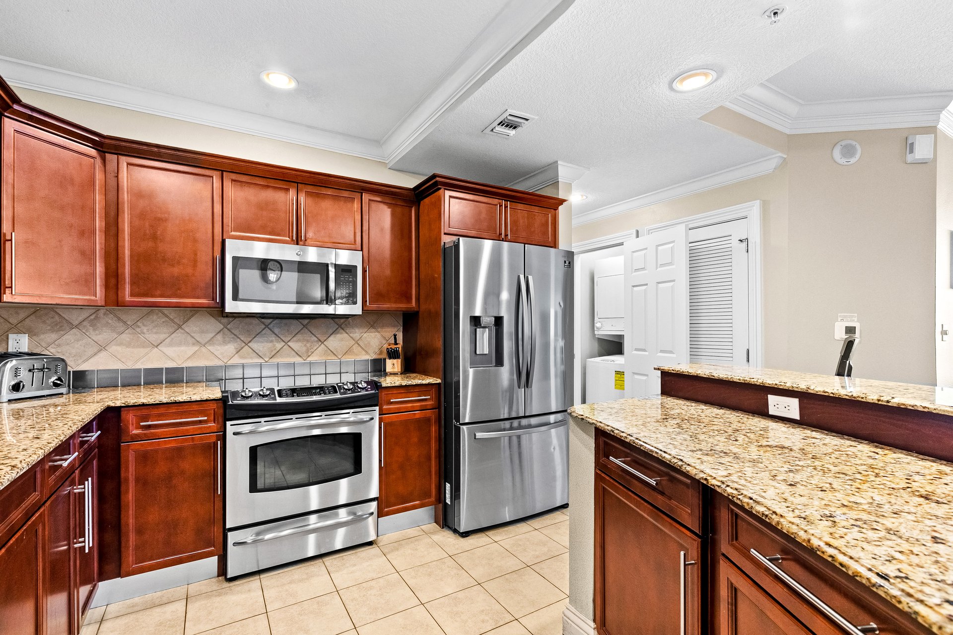 Emerald Grande 927 13