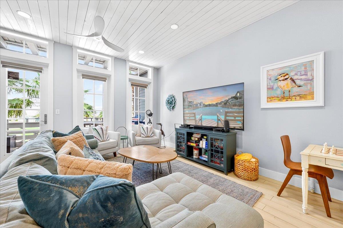 1st Floor, Living Room