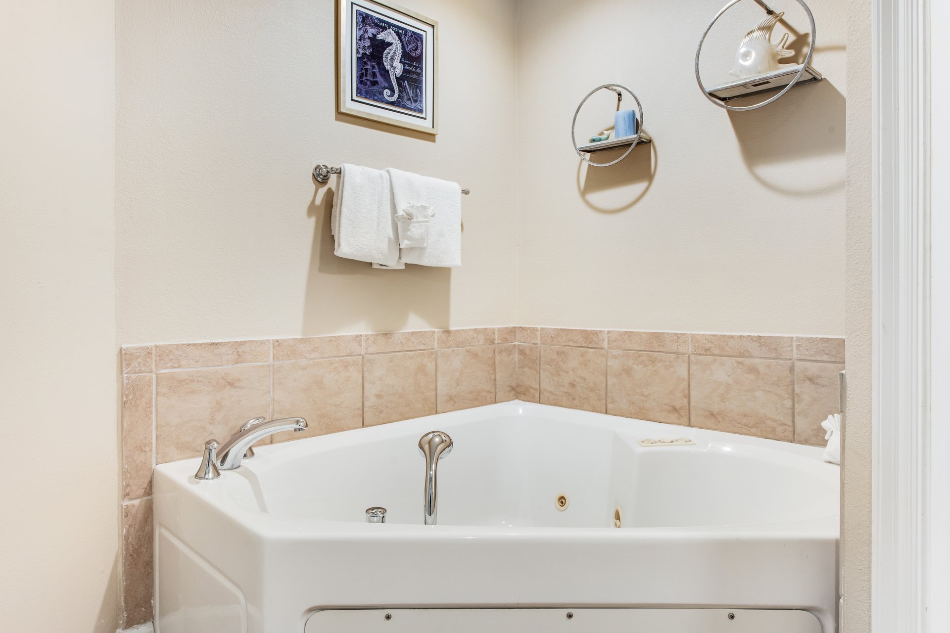 The Colonnades 1503 15