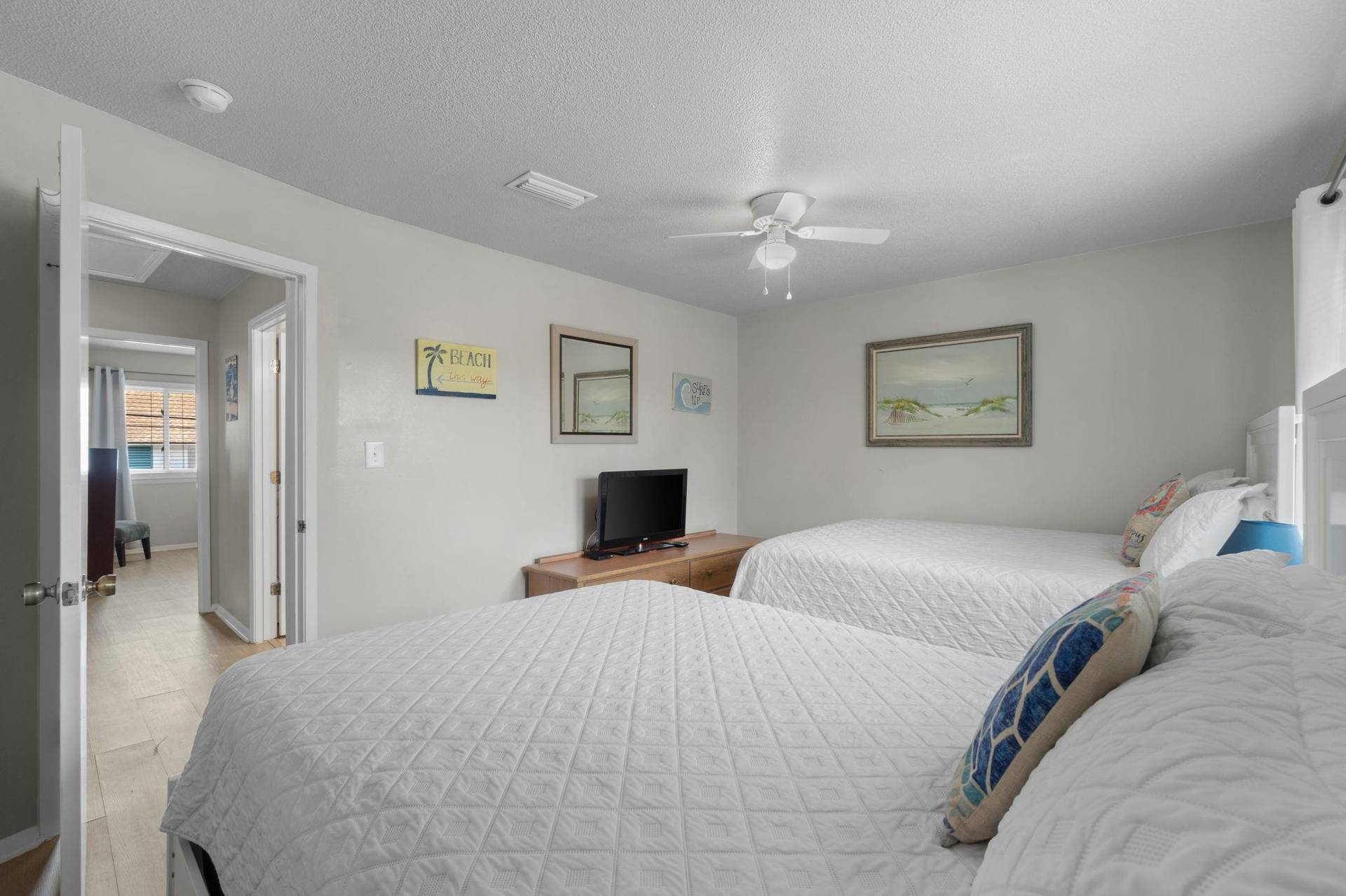 Guest Bedroom 2 Queens