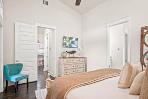 Primary King Bedroom, 2nd Floor