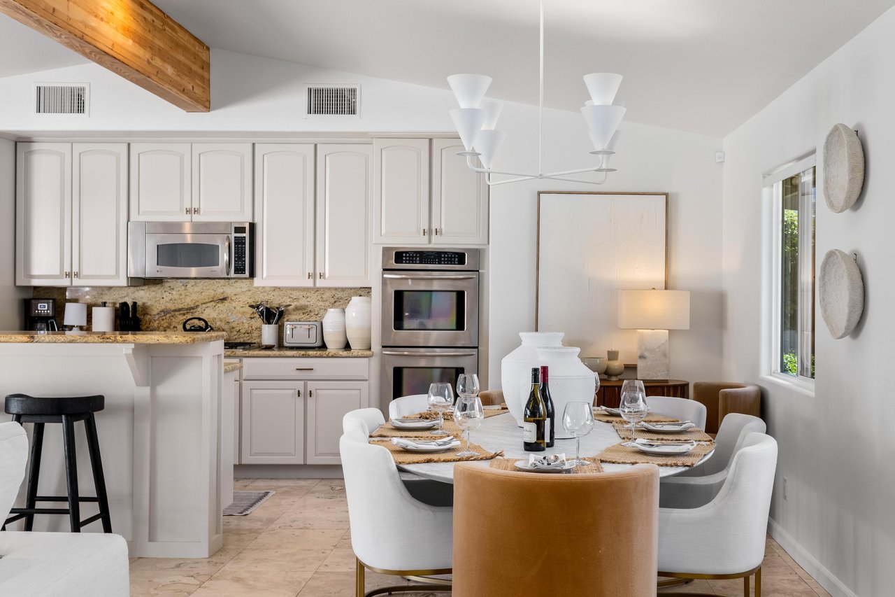 Elegant openconcept kitchen