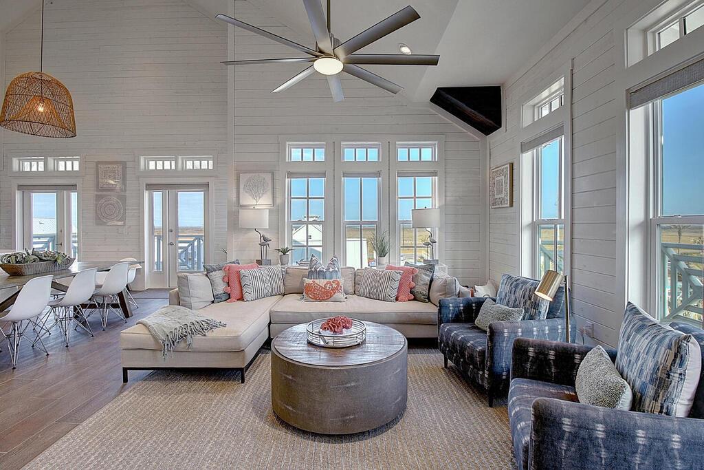 Living Room, 3rd Floor